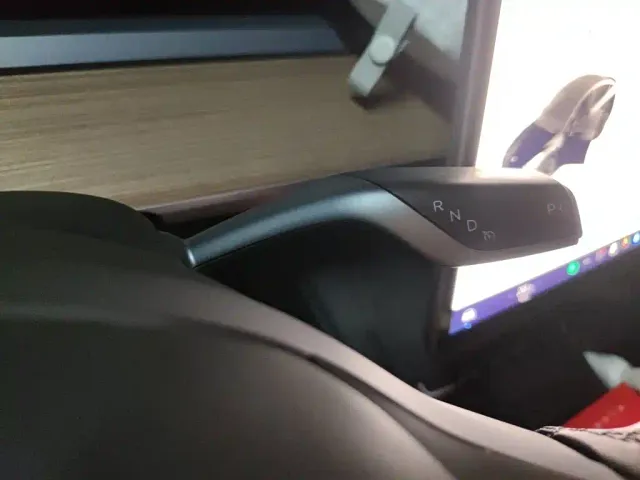 Tesla Model Y — Фото автомобиля 6