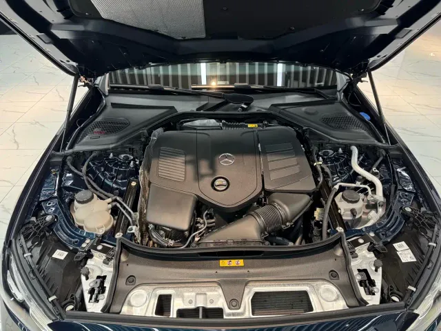 Mercedes-Benz E-Class — Фото автомобиля 17