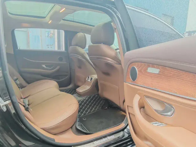 Mercedes-Benz E-Class — Фото автомобиля 9
