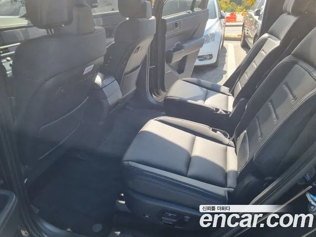 Hyundai Santa Fe — Фото автомобиля 12