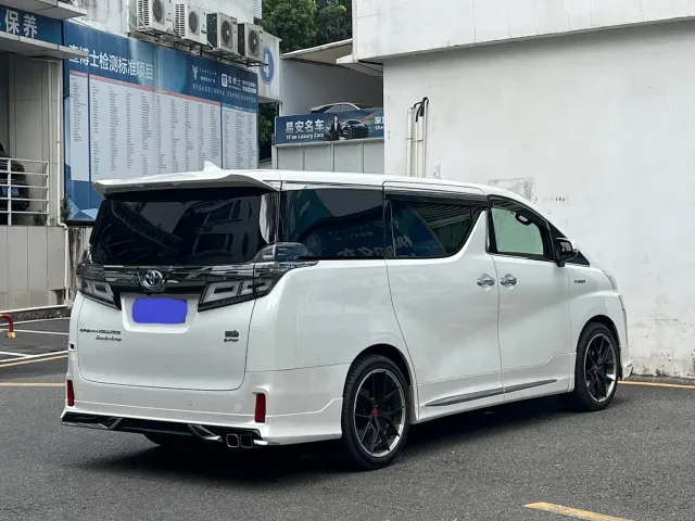Toyota Vellfire — Фото автомобиля 8