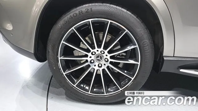 Mercedes-Benz GLE-Class — Фото автомобиля 5
