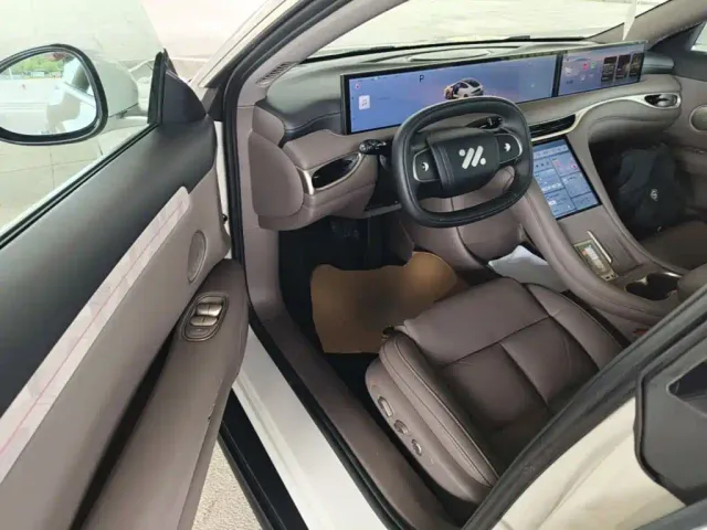 IM Motors L6 — Фото автомобиля 15