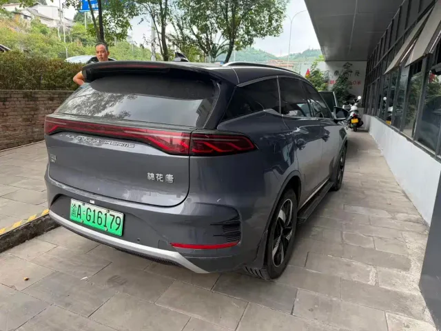 BYD Tang — Фото автомобиля 6