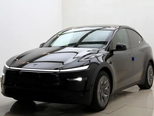 Фотография автомобиля — Tesla Model Y L