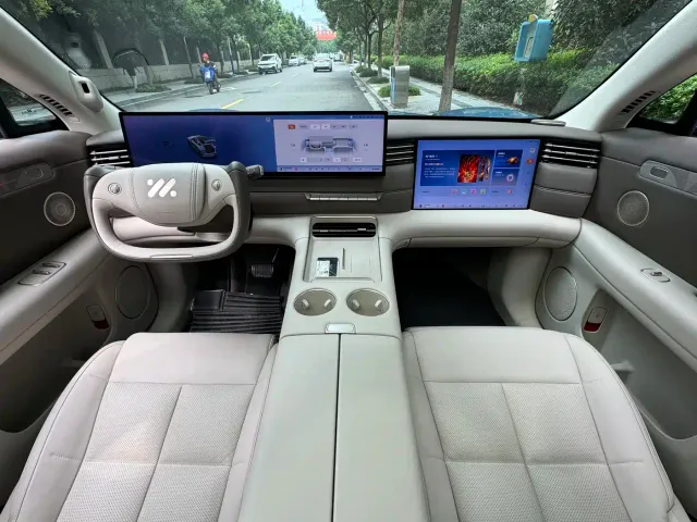 IM Motors LS6 — Фото автомобиля 11