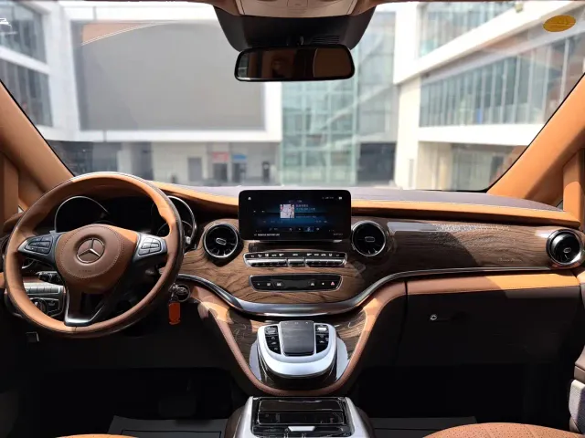 Mercedes-Benz V-Class — Фото автомобиля 6