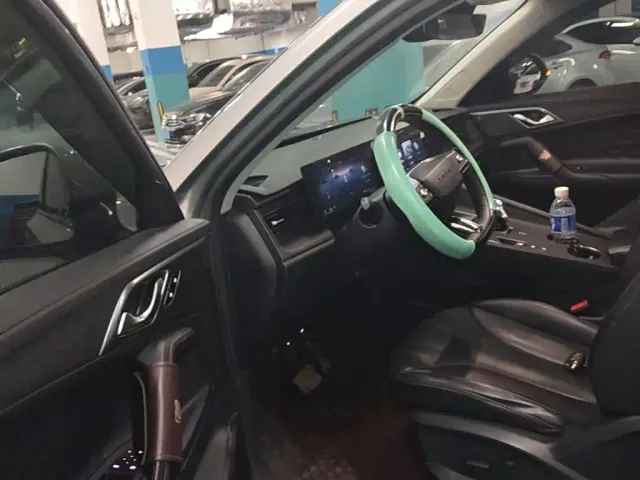 Roewe RX5 — Фото автомобиля 12