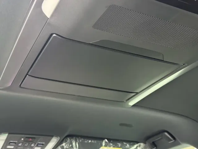 Toyota Vellfire — Фото автомобиля 12