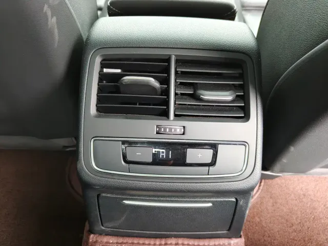 Audi A4L — Фото автомобиля 14