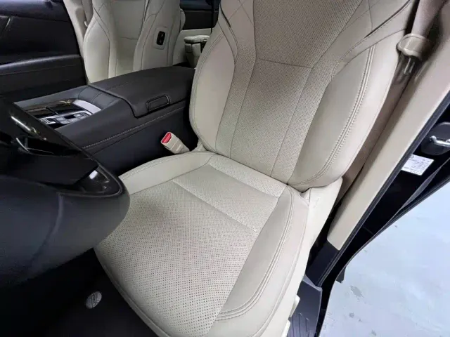 Toyota Alphard — Фото автомобиля 4