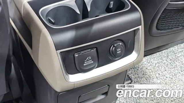Kia Carnival Generation 4 — Фото автомобиля 25
