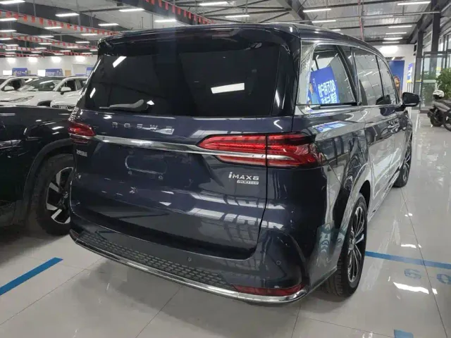 Roewe iMAX8 — Фото автомобиля 3