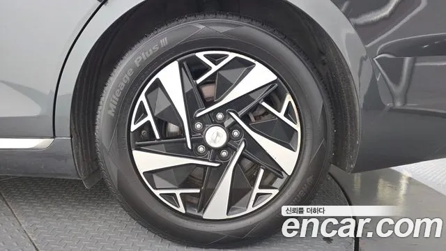 Hyundai Grandeur Exclusive — Фото автомобиля 17