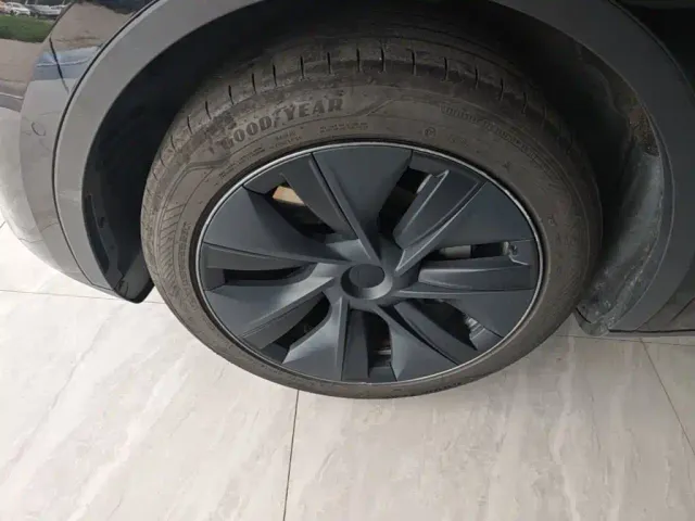 Tesla Model Y — Фото автомобиля 22
