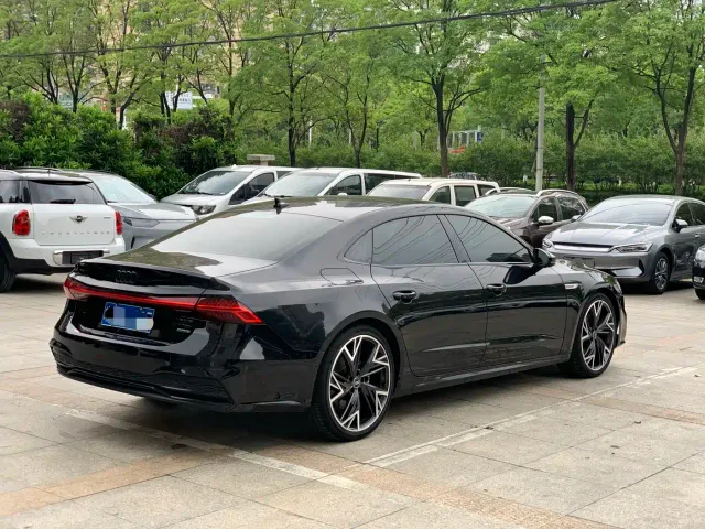 Audi A7L — Фото автомобиля 5