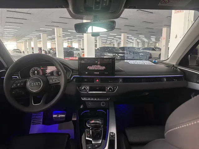 Audi A4L — Фото автомобиля 3