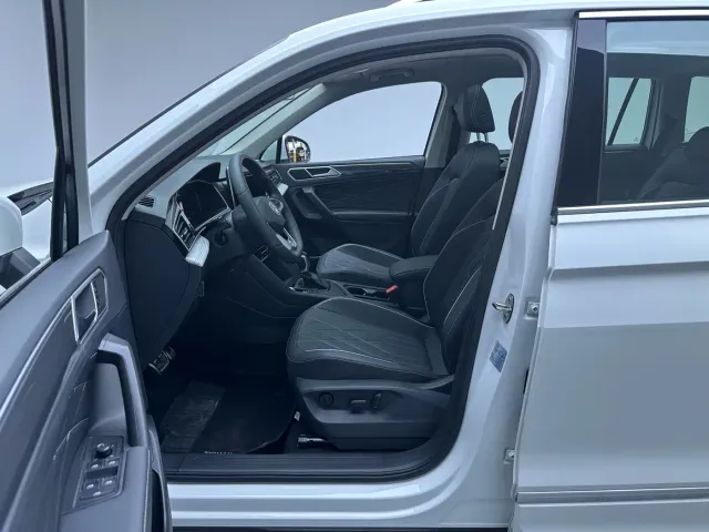 Volkswagen Tiguan L — Фото автомобиля 10
