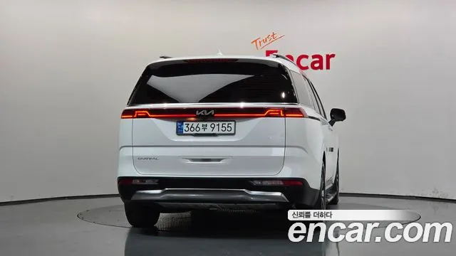 Kia Carnival — Фото автомобиля 4