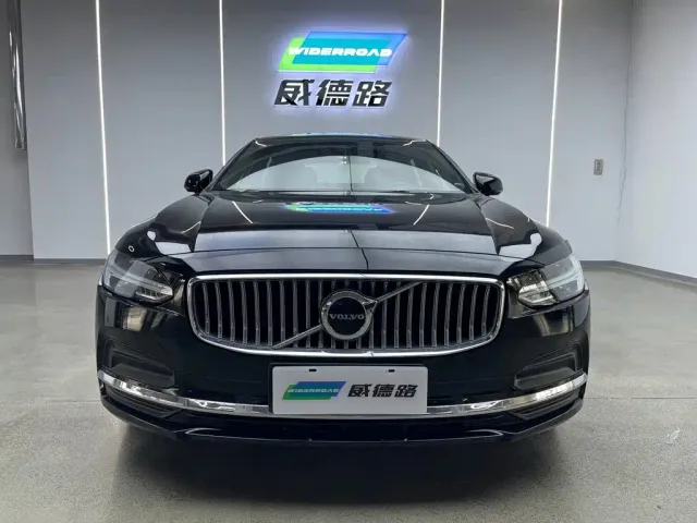 Volvo S90 — Фото автомобиля 2