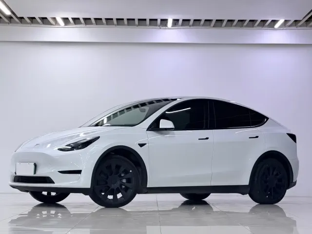 Фотография автомобиля — Tesla Model Y