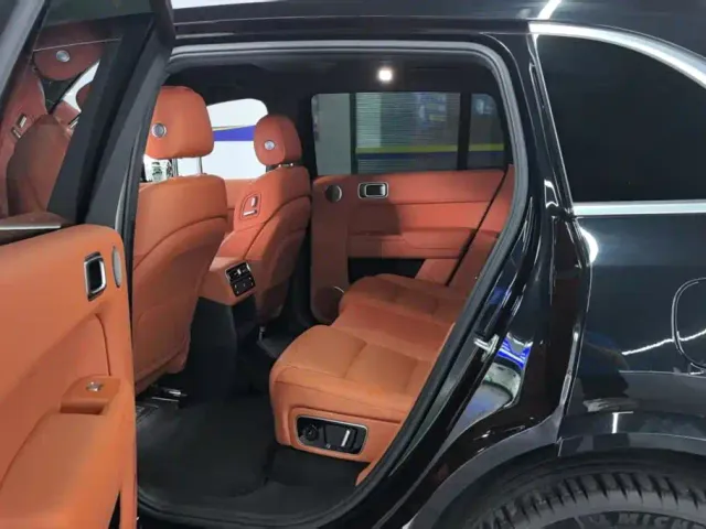 Li Auto L7 — Фото автомобиля 11