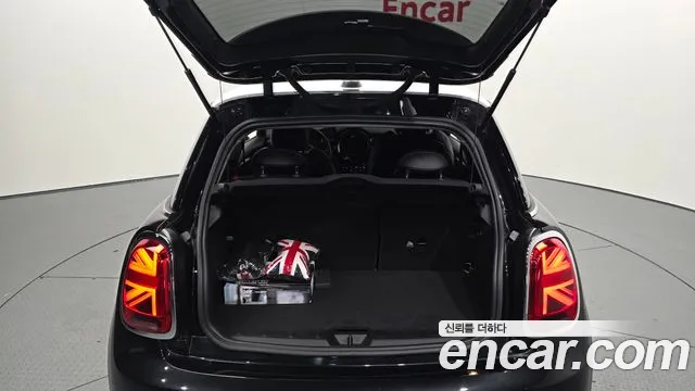 Mini Cooper Cooper Classic — Фото автомобиля 15