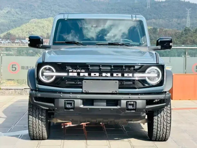 Ford Bronco — Фото автомобиля 2