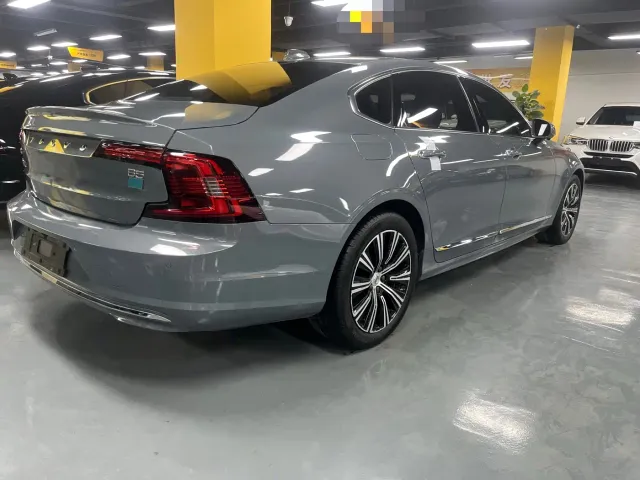 Volvo S90 — Фото автомобиля 8