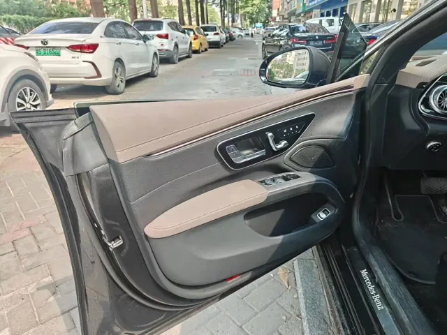 Mercedes-Benz EQS — Фото автомобиля 6