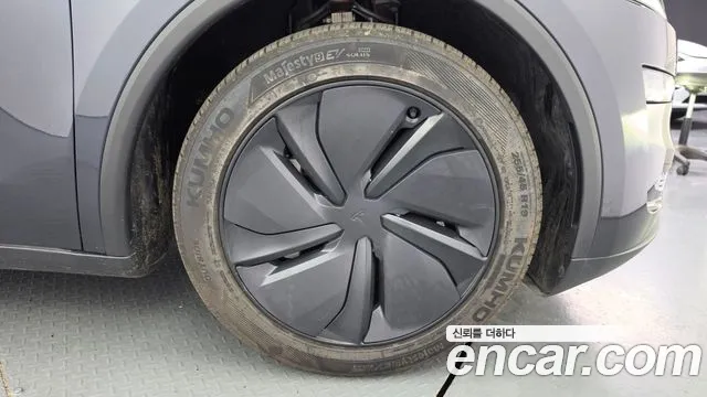 Tesla Model Y — Фото автомобиля 5