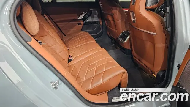 BMW 7-Series 7 серия (G70) 740i xDrive M Sport — Фото автомобиля 20