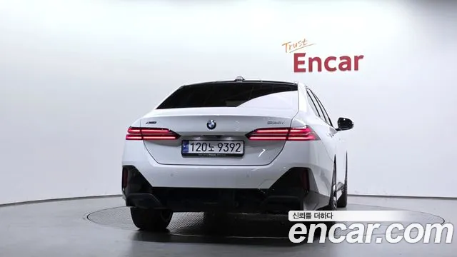 BMW 5 Series G60 — Фото автомобиля 4