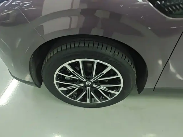 Leapmotor B10 — Фото автомобиля 22