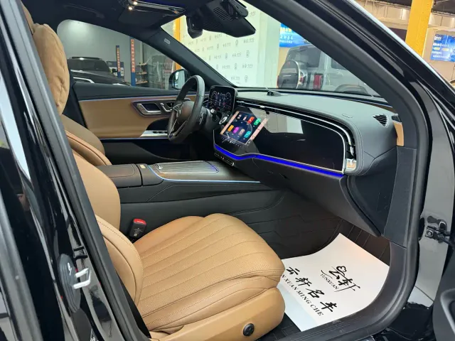 Mercedes-Benz E-Class — Фото автомобиля 25