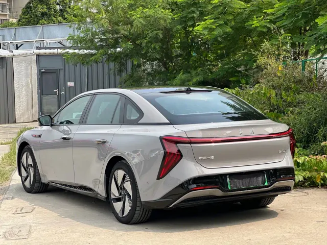 Hongqi EH7 — Фото автомобиля 8