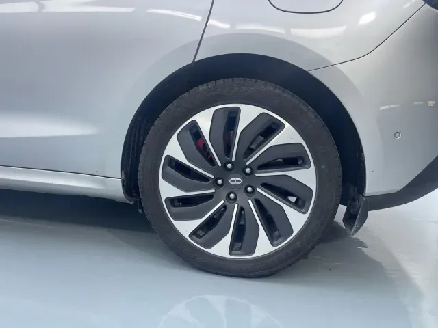 Aito M5 — Фото автомобиля 11