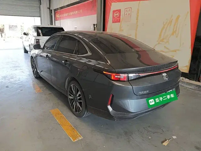 Changan Qiyuan A05 — Фото автомобиля 4