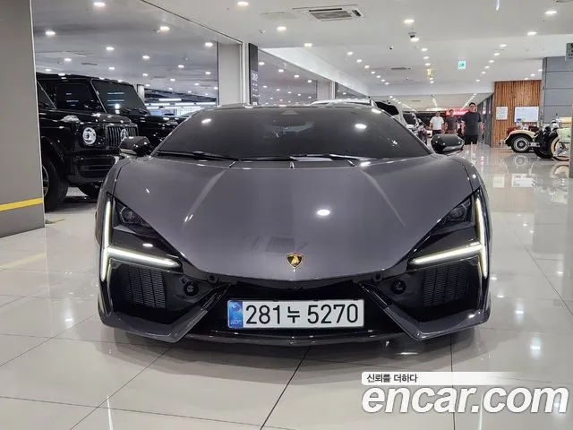 Lamborghini Revuelto — Фото автомобиля 14
