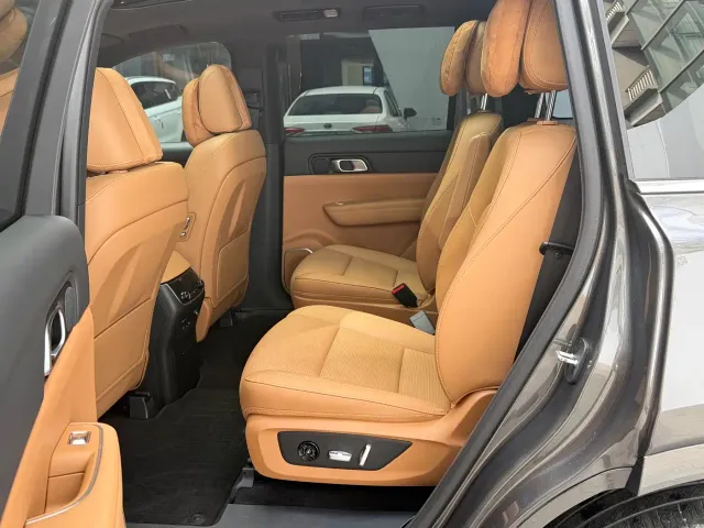Li Auto ONE — Фото автомобиля 9