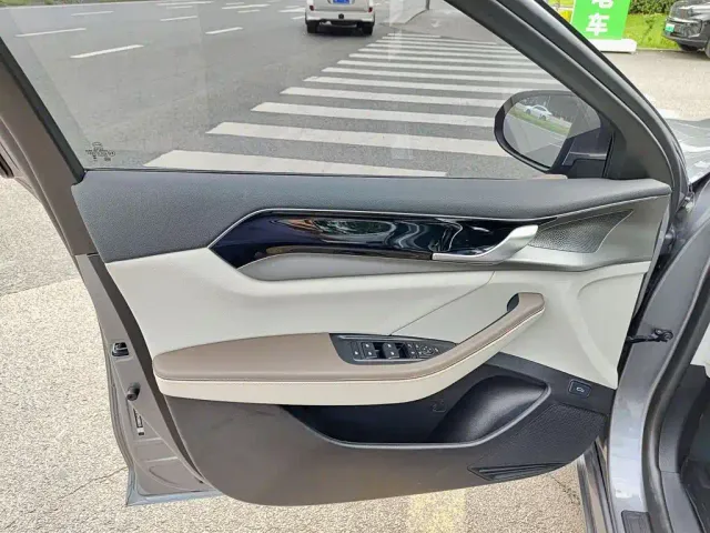 BYD Qin PLUS — Фото автомобиля 6
