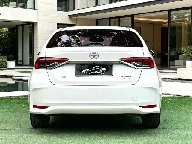 Toyota Corolla — Фото автомобиля 5