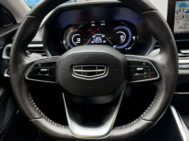 Geely Emgrand — Фото автомобиля 13