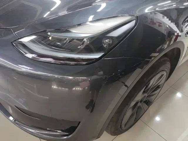Tesla Model Y — Фото автомобиля 23