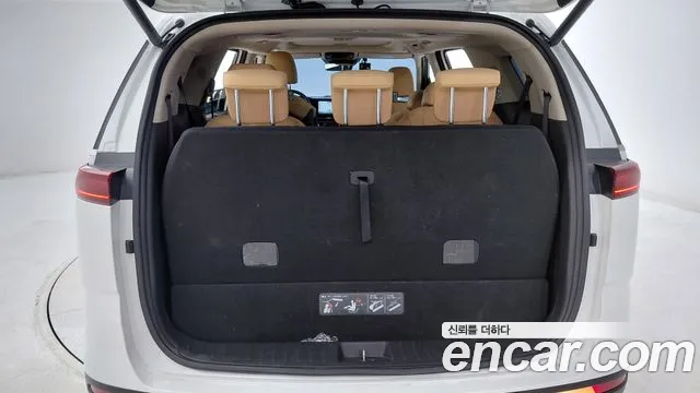 Kia Carnival Generation 4 — Фото автомобиля 16