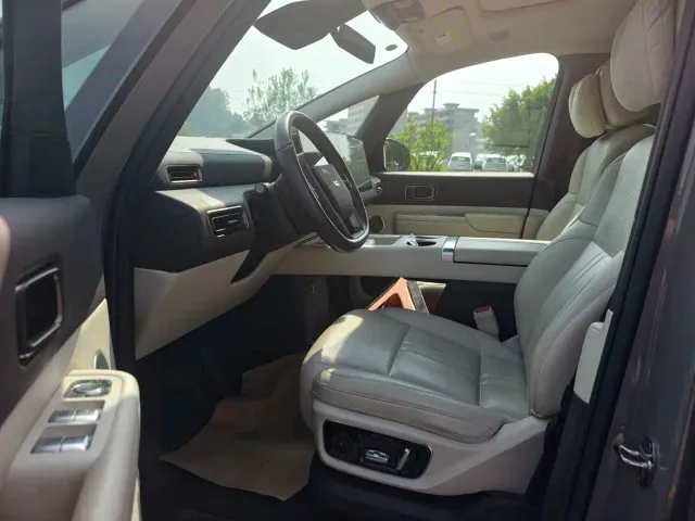 Li Auto MEGA — Фото автомобиля 4