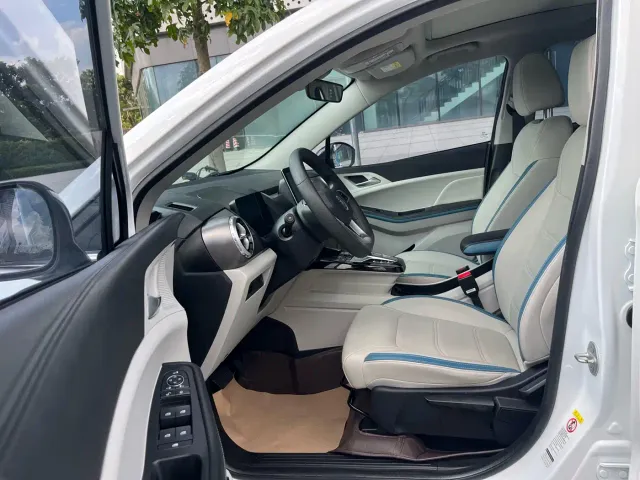 BYD Yuan Pro — Фото автомобиля 9