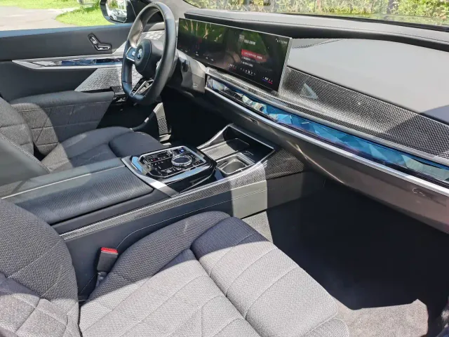 BMW i7 M70L — Фото автомобиля 19