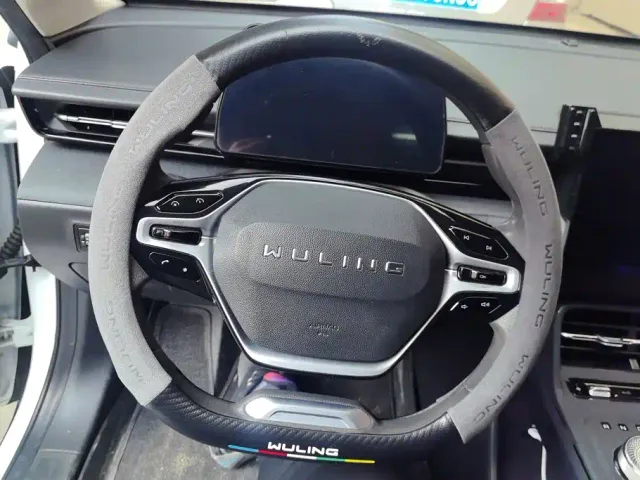 Wuling Starlight — Фото автомобиля 15