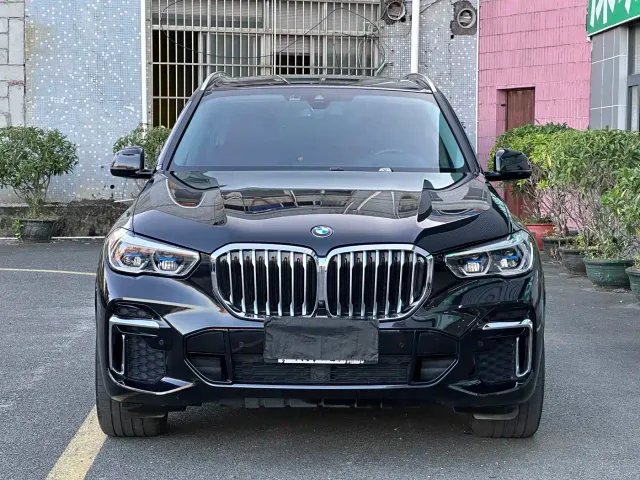 Фотография автомобиля — BMW X5